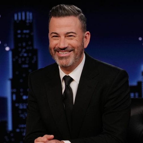 Jimmy Kimmel regresa a la televisión tras una suspensión que causó gran controversia.