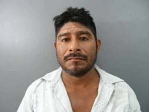 Policías de Tabasco refuerzan la búsqueda de Narciso “N”, el presunto agresor.