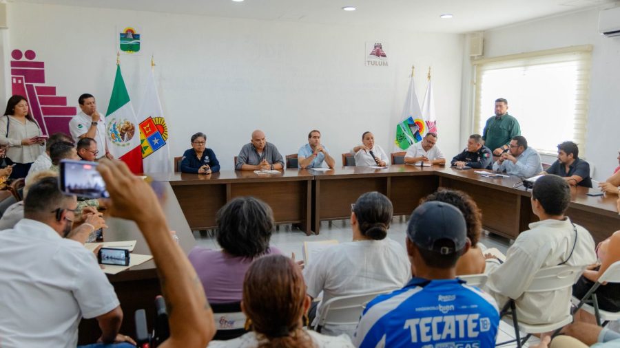 Autoridades estatales y municipales se reunieron con manifestantes para lograr el acuerdo histórico.