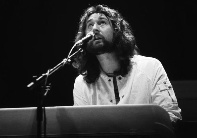 Rick Davies, recordado por su inconfundible voz y pianista en Supertramp, falleció a los 81 años.