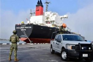 La Secretaría de Marina reforzó la vigilancia en las costas del país para combatir el narcotráfico.