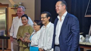 Hoteles en la Riviera Maya están recurriendo a la energía renovable ante el déficit energético de CFE, una medida que les permite asegurar su operación y reducir costos.