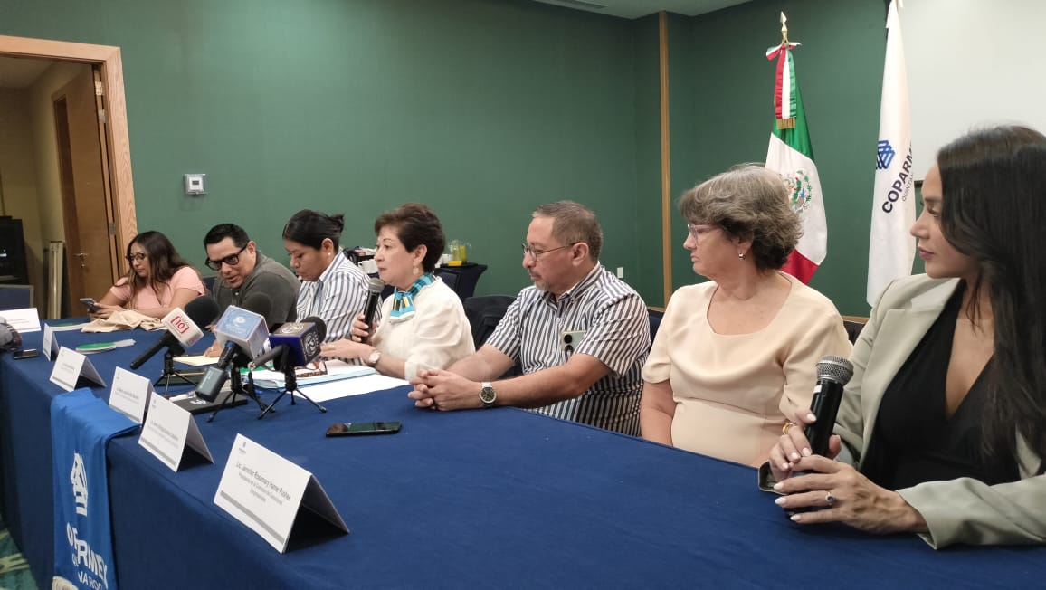 María Jovita Portillo Navarro, líder de Coparmex, presentando los retos turismo Quintana Roo.