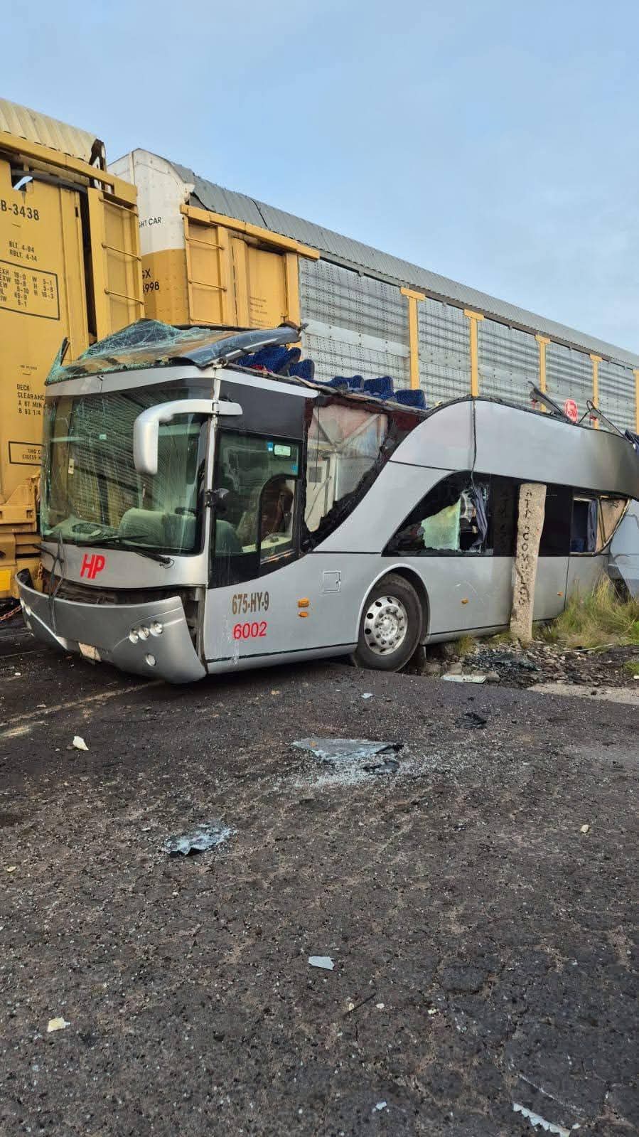 Accidente en Edomex: Nueve muertos y 41 heridos tras colisión de autobús con tren