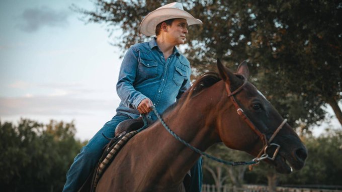 El cantante Bobby Pulido ha anunciado su candidatura para las elecciones de medio término de 2026 en Texas.