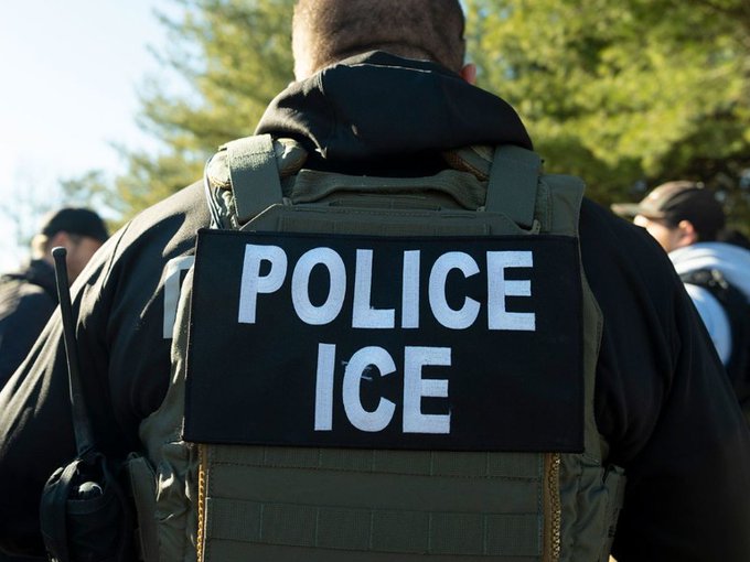 Ismael Ayala-Uribe, un joven mexicano, fallece en custodia de ICE en un centro de detención en California.