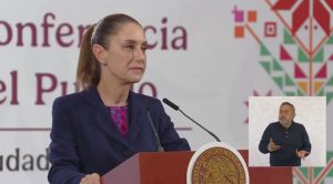 Claudia Sheinbaum pidió sancionar a las farmacéuticas que no cumplieron con la entrega de medicamentos.