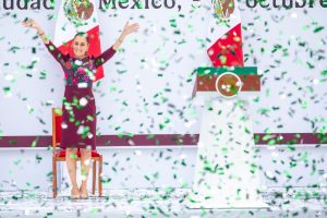 La presidenta Claudia Sheinbaum dio su discurso ante un Zócalo repleto de simpatizantes.