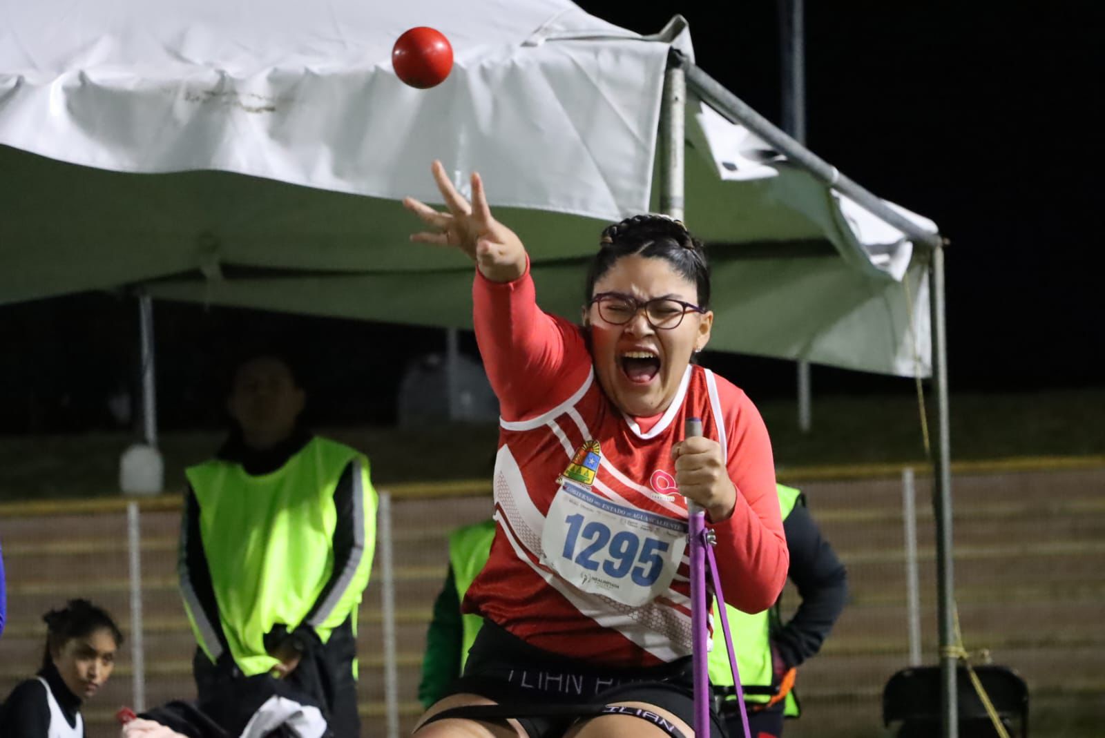 Estrella Pacheco Ángeles gana el oro en 100 metros planos para los paratletas quintanarroenses.