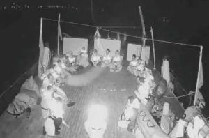 Funcionarios de la Embajada de México en Israel acuden al puerto de Ashdod para asistir a los connacionales.