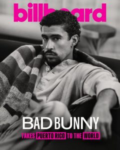 Bad Bunny fue reconocido como el máximo artista latino del siglo XXI por la revista Billboard, destacando su ascenso desde 2016.