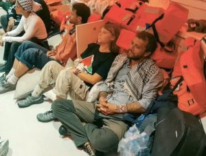 La flotilla Global Sumud en el puerto tras ser interceptada por las autoridades navales.