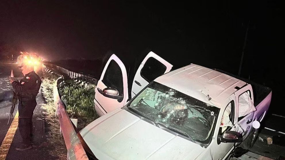 La FGR revisa el sitio en Tamaulipas donde ocurrió la muerte de jornaleros por militares.