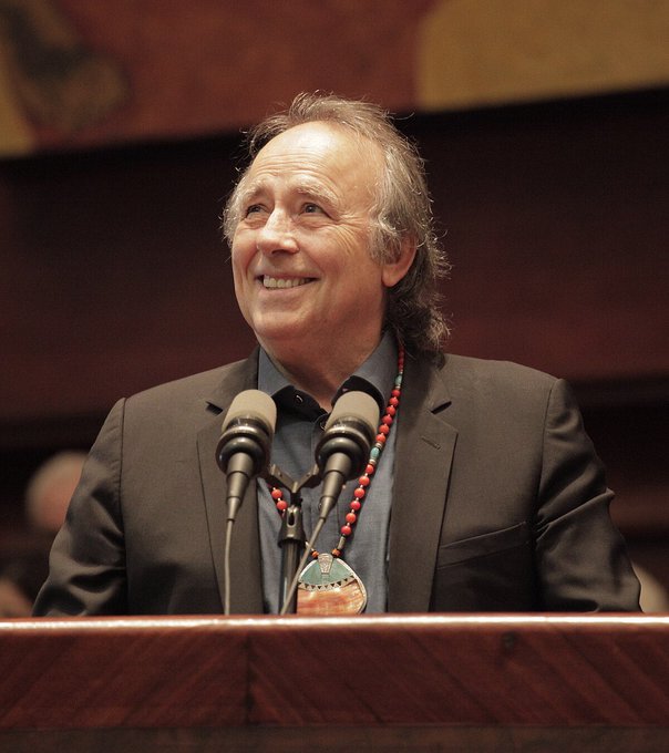 Joan Manuel Serrat en FIL 2025 conversará con el escritor Benito Taibo.