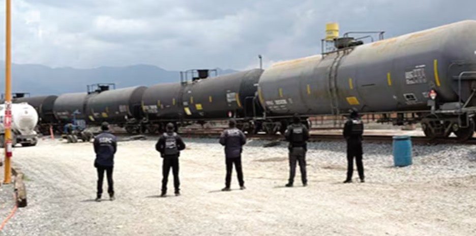 Gráfica que muestra el flujo de combustible ilegal, evidenciando las pérdidas económicas para el gobierno mexicano.