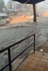 El Huracán Melissa impacta Jamaica con la fuerza de un ciclón de categoría 5.