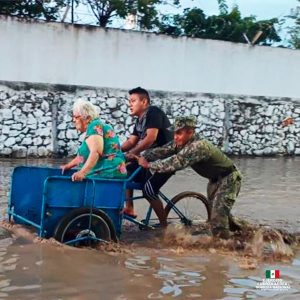 Jesús Esteva Medina, Secretario de SICT, informa sobre los Municipios Prioritarios Lluvias en la conferencia matutina.
