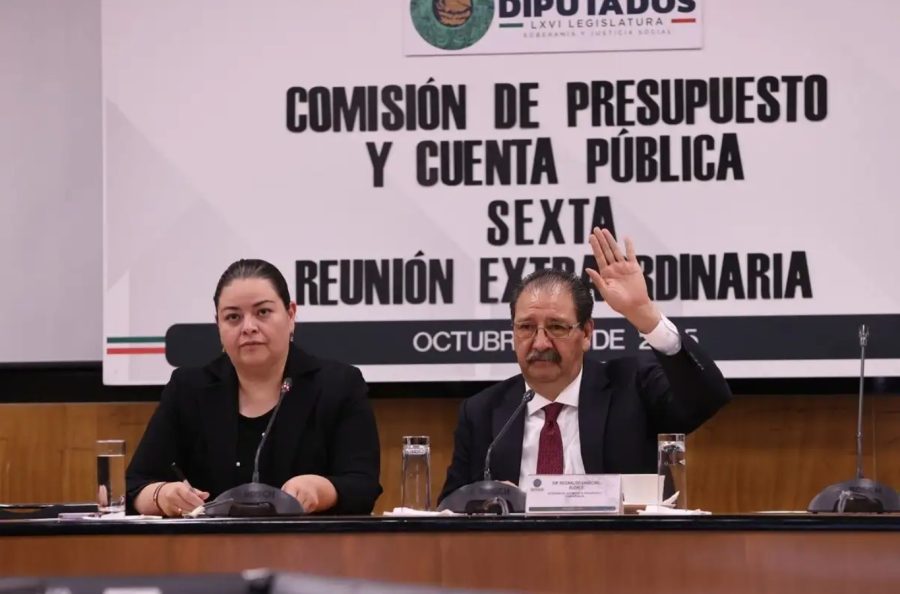 Reginaldo Sandoval Flores fue el único diputado presente en la votación de la Ley General de Extorsión.