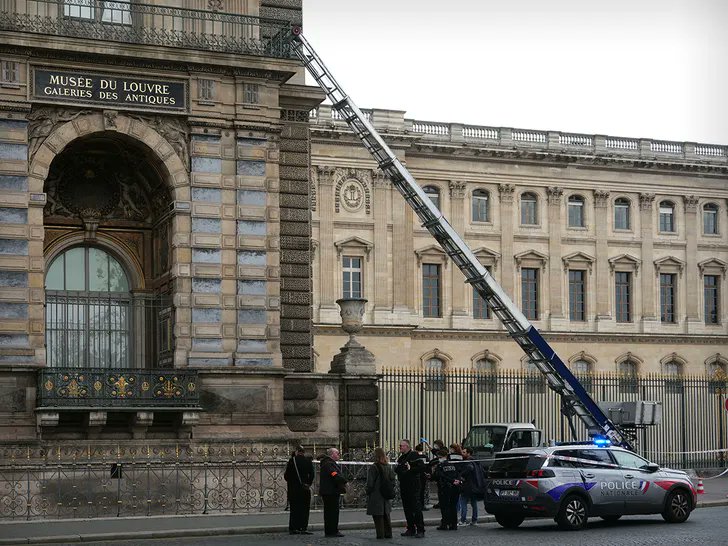 El robo en Louvre de joyas históricas se cometió en la Galería Apolo en solo siete minutos.
