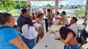 Solo unos pocos ciudadanos acudieron a los módulos instalados por el Imoveqroo en Cancún.