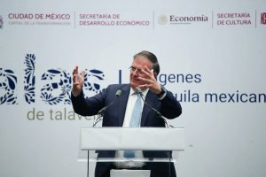 Marcelo Ebrard, Secretario de Economía, atiende a medios de comunicación sobre el estado actual de las negociaciones comerciales.