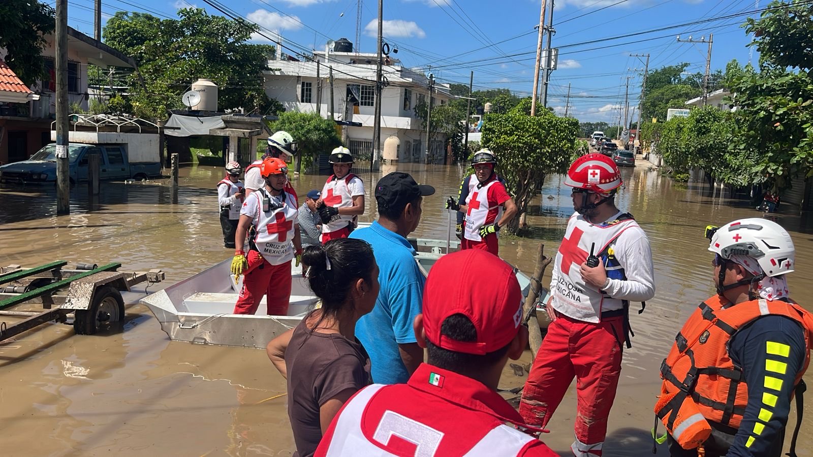 Las fuertes lluvias en Veracruz y Puebla registraron máximos históricos, afectando a decenas de municipios.