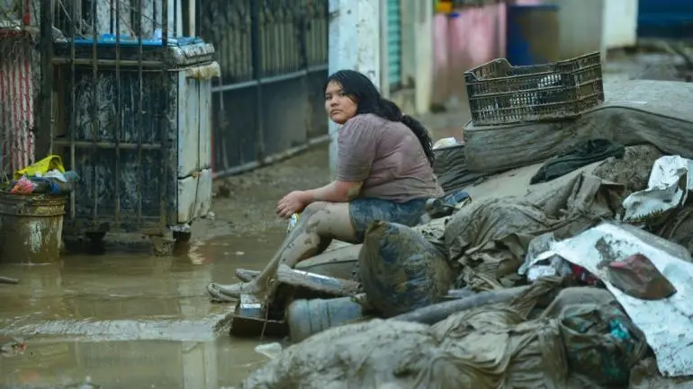 La cifra de muertos por lluvias intensas llegó a 48 en el país. El Gobierno federal apoya a damnificados con el Plan DN-III-E ante daños en caminos y la carretera federal.