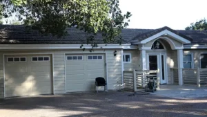 El suceso ocurrió en Bath Township el 2 de noviembre. La mayoría de los asistentes eran menores de edad, lo que generó una amplia movilización de las autoridades tras el ataque que resultó en nueve personas lesionadas.