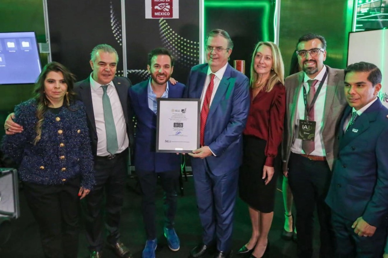 Marcelo Ebrard participando en el foro sobre Inteligencia Artificial