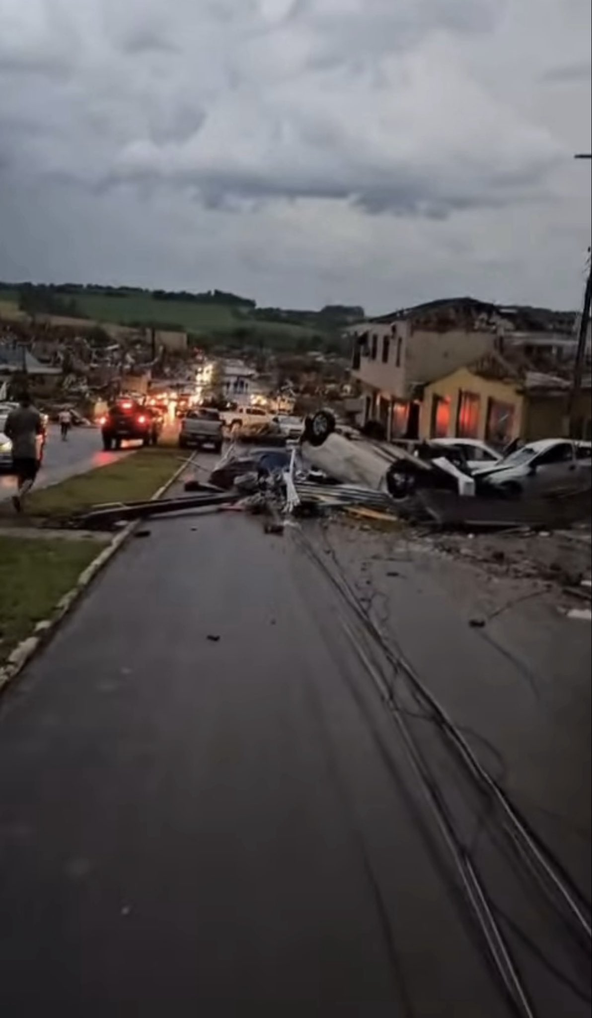 El tornado en Brasil arrasó con viviendas y comercios en Rio Bonito do Iguaçu.