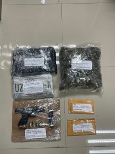 Elementos de la Fiscalía General del Estado de Quintana Roo durante el operativo