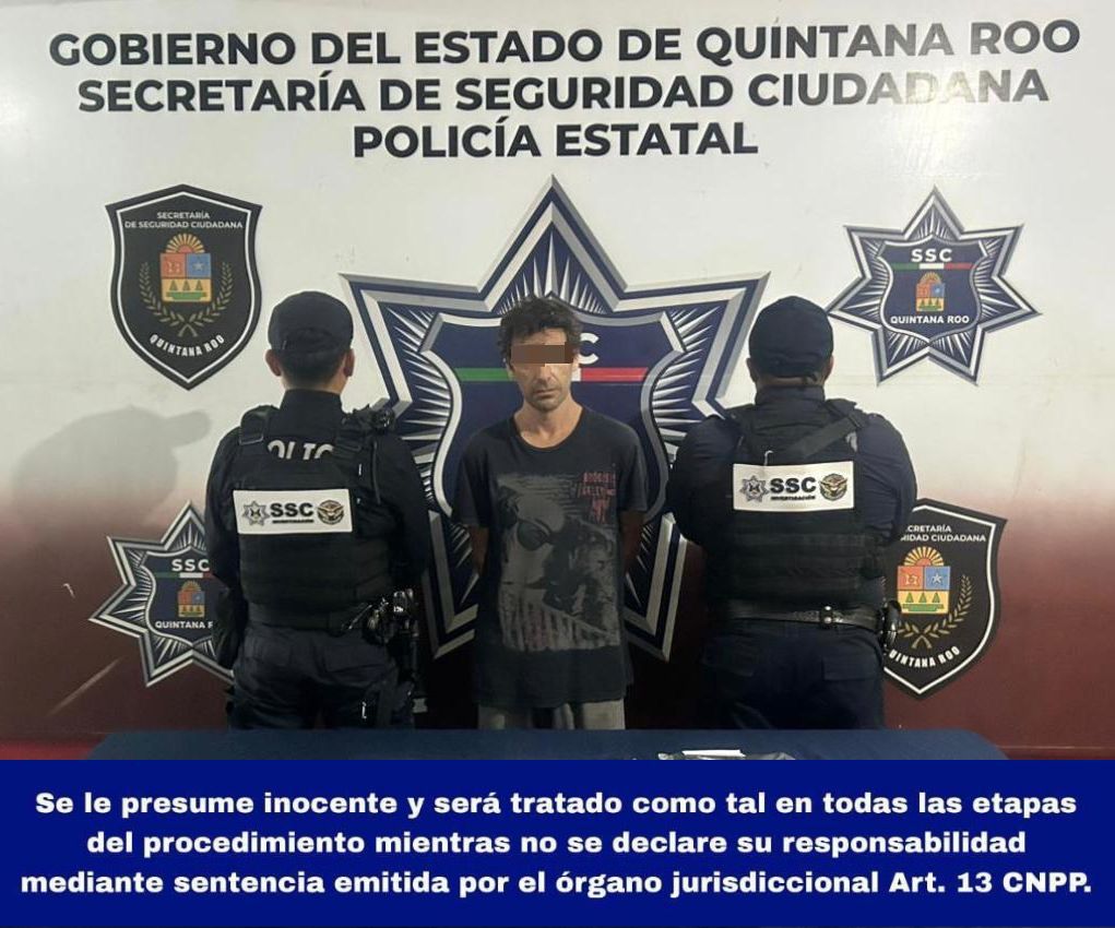 La cuatrimoto Italika de color verde militar asegurada por los agentes.