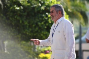 Juan Ramón de la Fuente solicitó licencia como Canciller por una intervención quirúrgica.