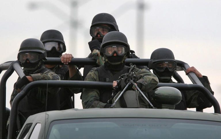 Personal de Infantería de Marina implementa el "Plan Colima" en zonas de alta incidencia delictiva.