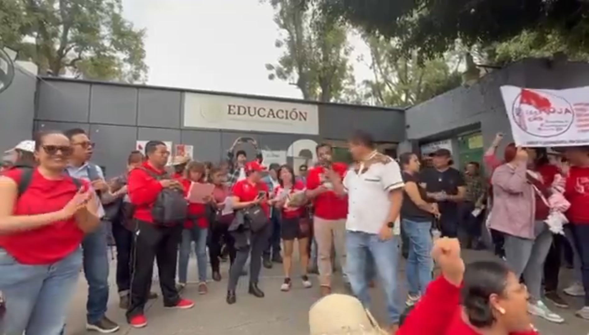 Maestros de la CNTE durante su última movilización en el Zócalo de la Ciudad de México.