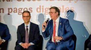 Marcelo Ebrard explica durante la conferencia matutina el desbalance comercial entre México y los países de Asia.