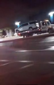 Elementos de la Fiscalía General del Estado resguardan el perímetro tras la captura de los sospechosos en la terminal.