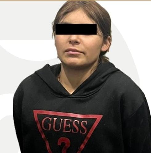 Agentes del Escuadrón Violeta de la Policía Municipal encabezaron el operativo de detención tras confirmarse el deceso del menor.