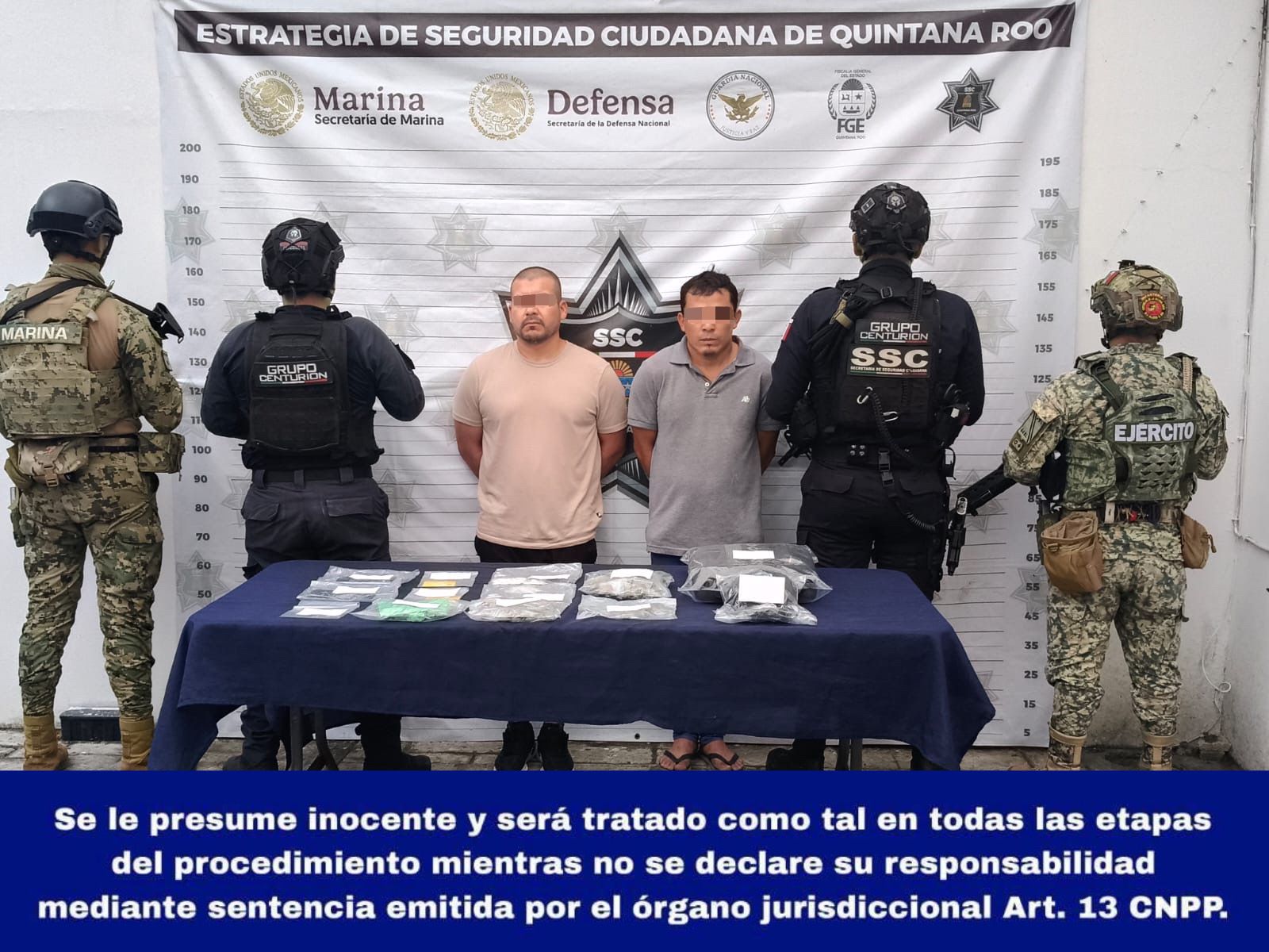 Los detenidos en Playa del Carmen tras ser asegurados por elementos del Grupo Centurión.