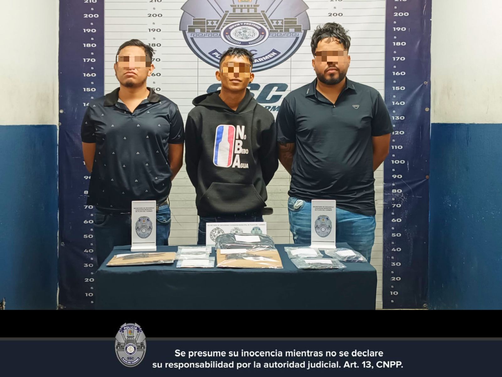 Los tres detenidos fueron trasladados a la Fiscalía General del Estado tras ser señalados por cobrar cuotas de extorsión en el centro.
