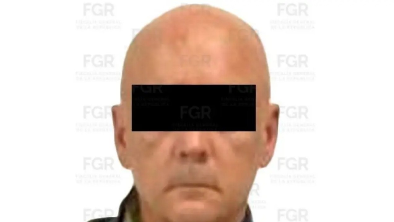 Agentes de la Agencia de Investigación Criminal trasladaron al detenido desde Cuernavaca hasta el penal de máxima seguridad en Almoloya.