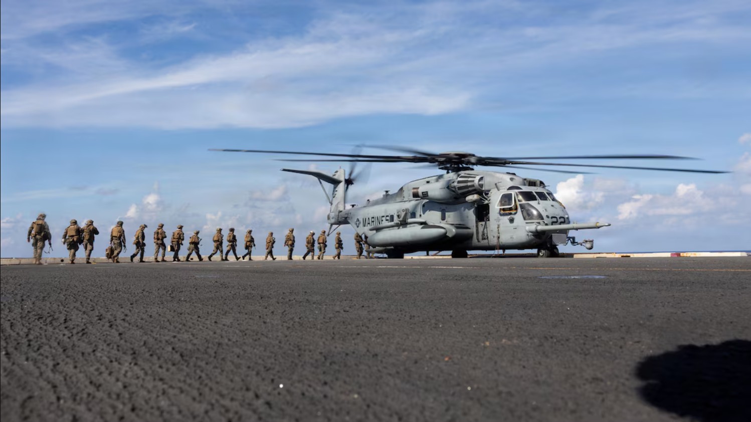 El diplomático Jorge Lomónaco analiza las implicaciones de la creciente presencia militar de EE. UU. en el Caribe.