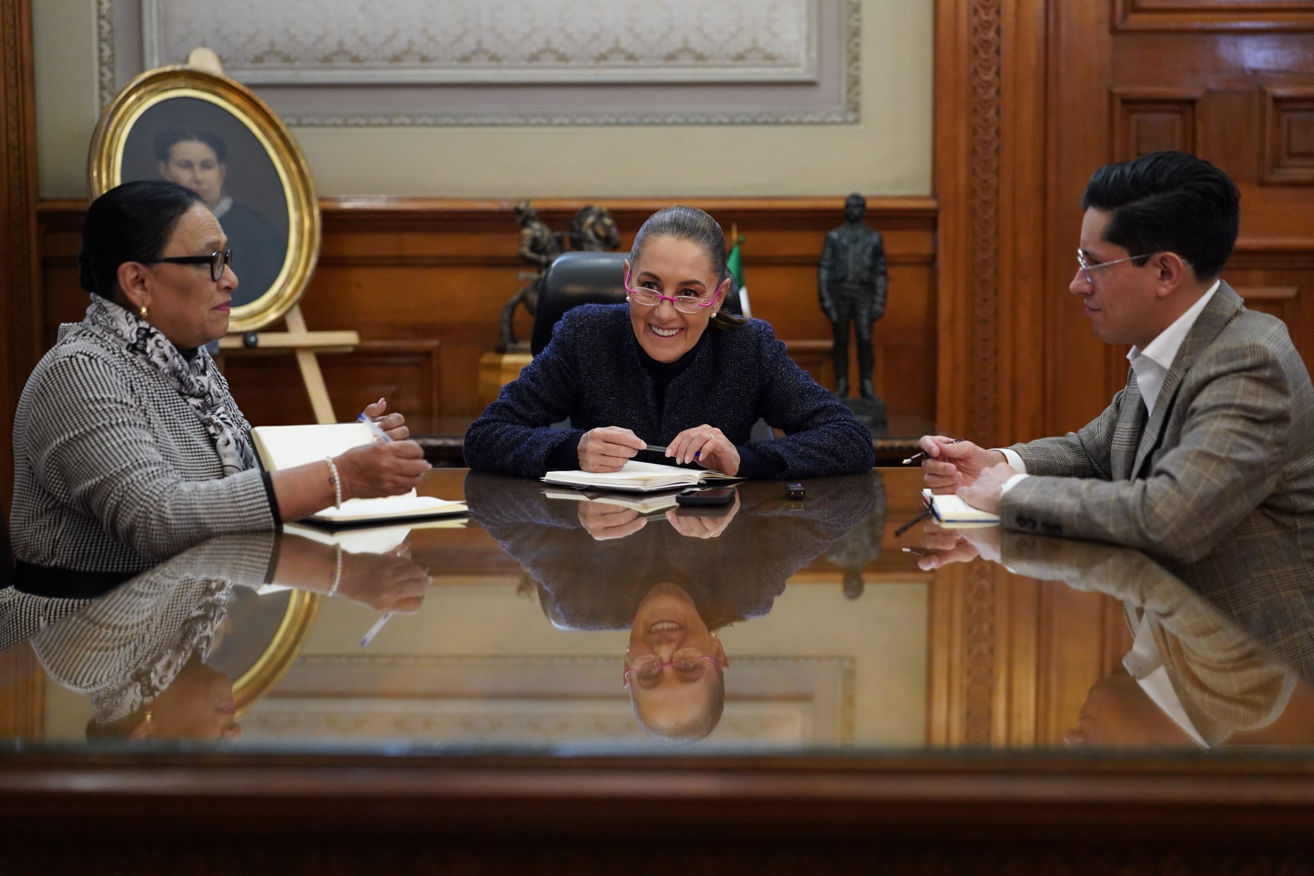 La presidenta Claudia Sheinbaum conversó vía telefónica con el sumo pontífice para reiterar la invitación oficial a México.