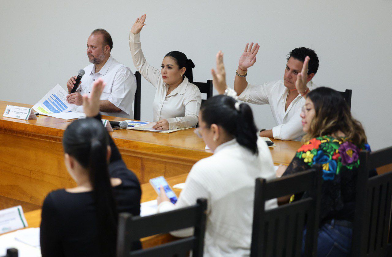 Sesión del Cabildo de Puerto Morelos donde se aprobó el gasto público para el próximo año.