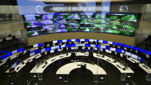 Conozca el plan de interconexión C2-C5 en Quintana Roo para 2026. Inversión estratégica en videovigilancia y redes privadas para fortalecer la seguridad estatal.