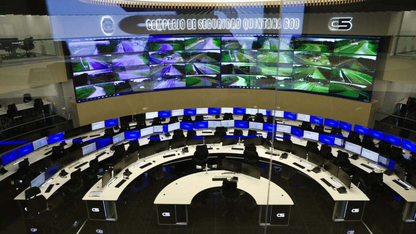 Conozca el plan de interconexión C2-C5 en Quintana Roo para 2026. Inversión estratégica en videovigilancia y redes privadas para fortalecer la seguridad estatal.