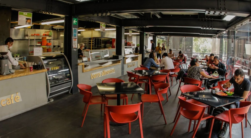 Claudia Sheinbaum celebra la decisión de la UNAM de promover Alimentos Saludables en sus planteles.