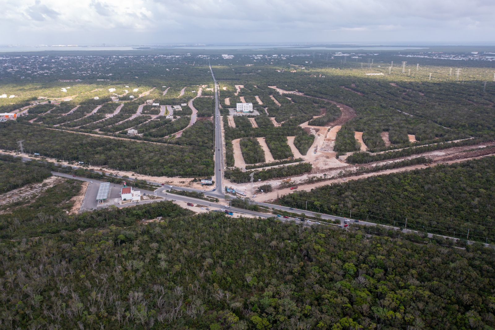El nuevo proyecto de infraestructura conectará directamente la zona urbana con las vías del Tren Maya de carga en el sur de Cancún.
