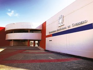 Edificio de rectoría de una universidad pública afectada por el recorte presupuestal de 2026.