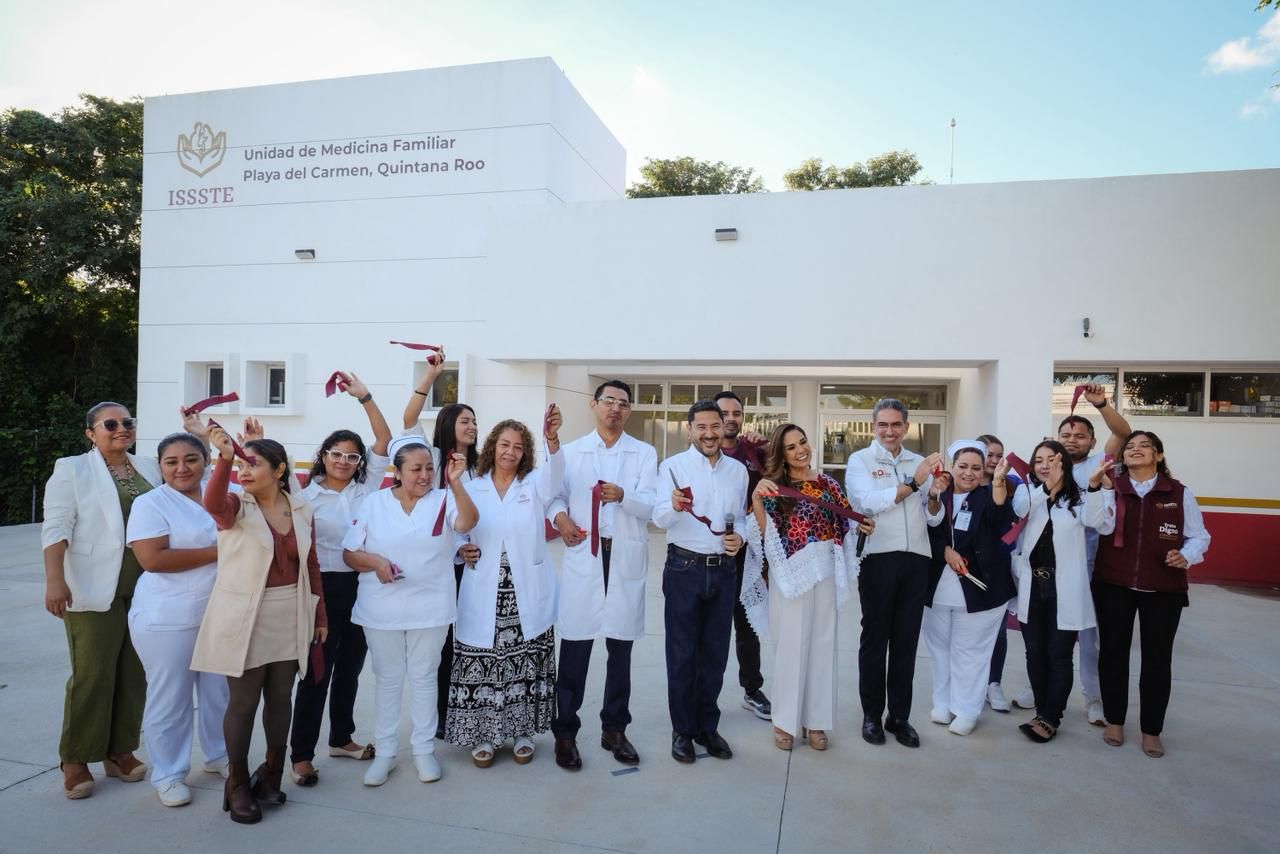 La gobernadora Mara Lezama y Martí Batres recorren las nuevas instalaciones médicas de la Unidad de Medicina Familiar en Solidaridad.